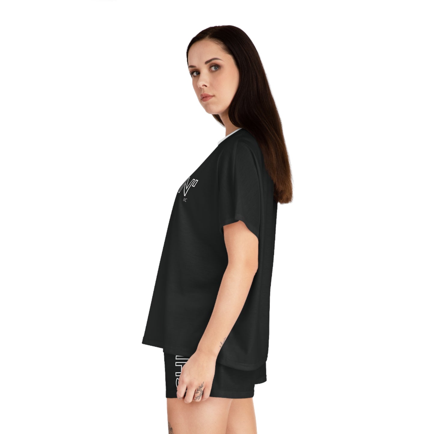 'CHILLIN' - Women's Short Pajama Set (AOP)